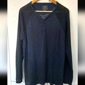 ✨️Free With Purchase ✨️Guess Men's Blue Long Sleeve Shirt